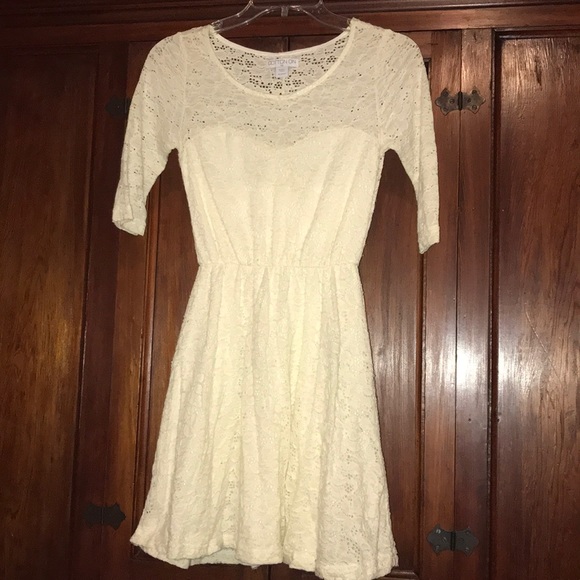 Beautiful white lace dress 3/4 sleeve - Picture 2 of 8